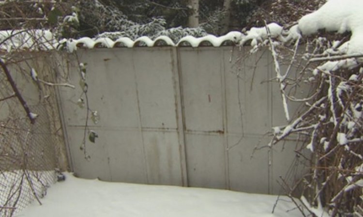 Депутат от СДС заградил общински път, направил си барбекю