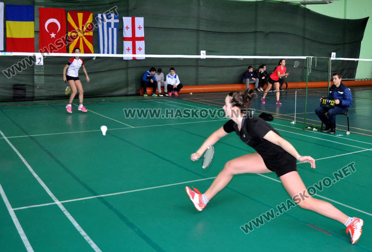 Кметът на Хасково и бащата на Гришо с юбилейни знаци за 50 години бадминтон в България