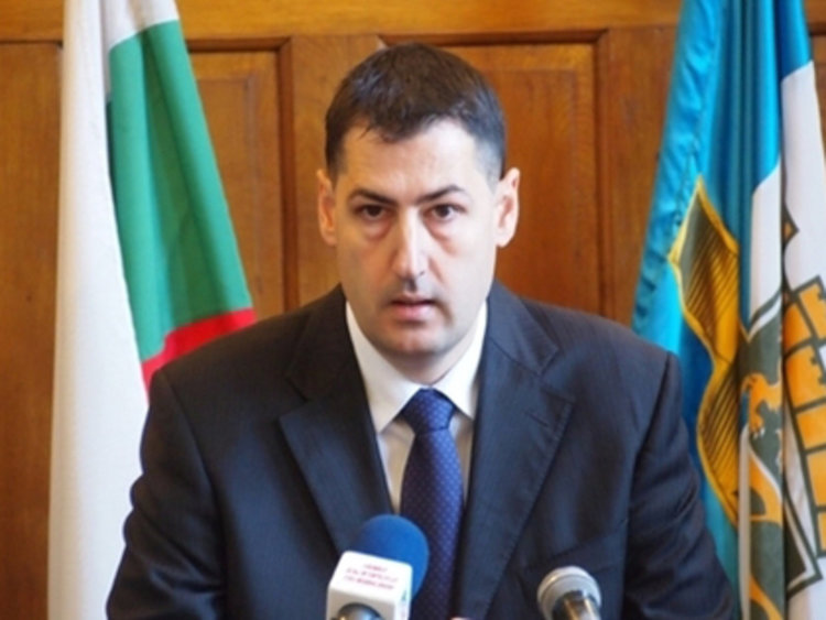 Обрат - Иван Тотев остава на кметския пост