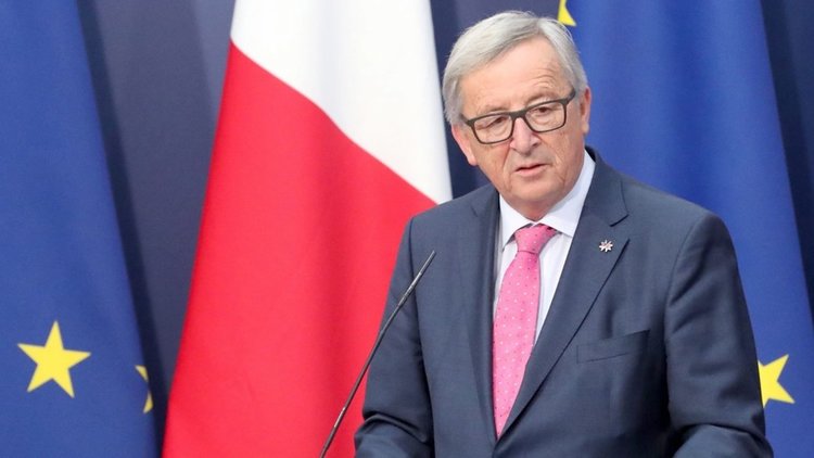 Юнкер се обяви за минимална работна заплата в ЕС