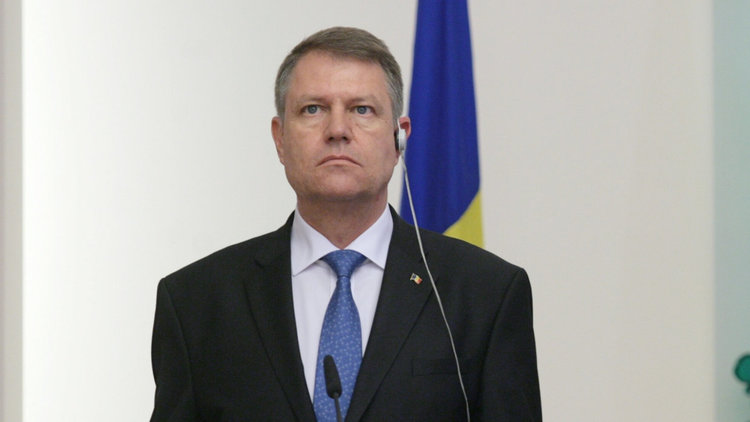 Румънският президент иска референдум за борбата с корупцията