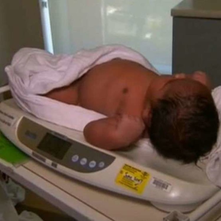 Бебе с тегло 6600 г се роди по естествен път