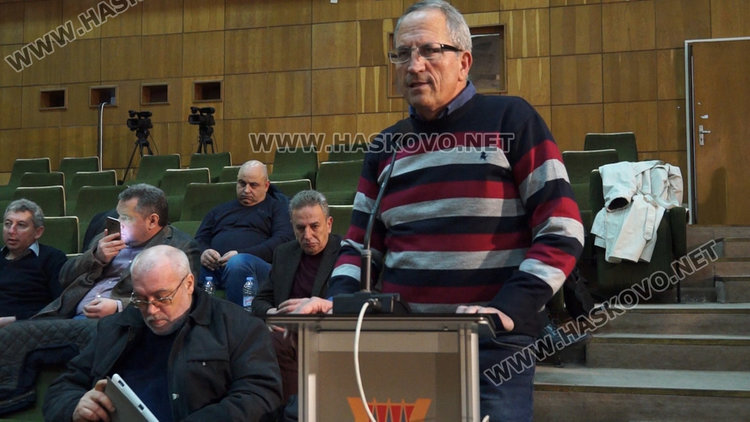 Филип Топов беше единственият от ГЕРБ в Общинския съвет, който гласува против проекто рамката на финансите