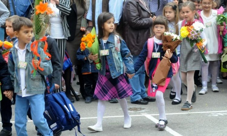 Над 1700 първокласници повече ще има в България наесен