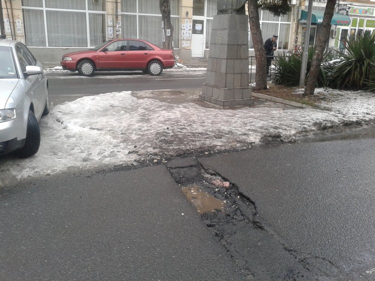 Общината предприема спешни мерки по изкърпването на улиците и ремонт на тротоарите 