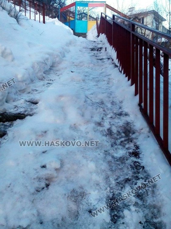 Ужасени майки от Смолян: Водим децата си на детска градина като на война