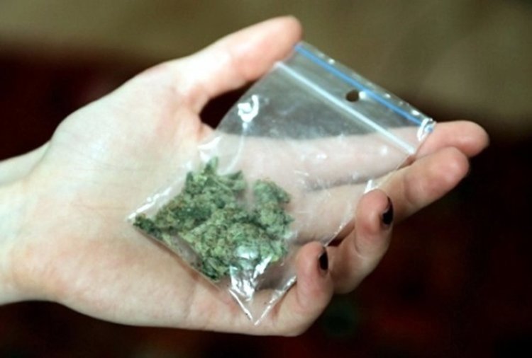Софиянец преспа в пернишкия арест заради марихуана