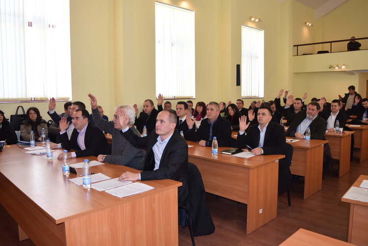 Общински съветник от БСП поиска мораториум върху продажбата на общински жилища,общината прави нови 69