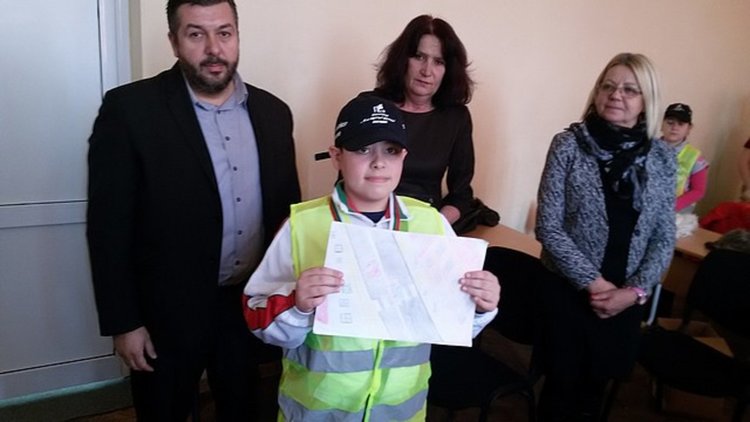 Наградиха най-добрите рисунки в конкурса на СОУРИЧЕ "Аз и Детското полицейско управление"