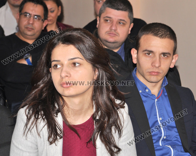 Лидерът на младежите в ДПС ги призова да са по-активни в социалните мрежи за изборите 