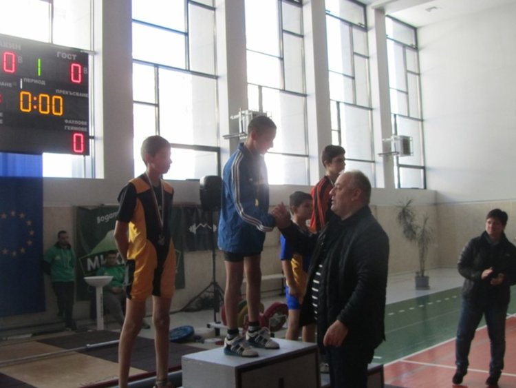 Най-много медали за Смолян са в щангите, спортната ни школата има бъдеще 