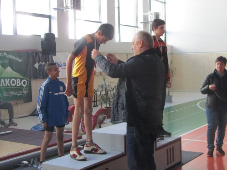 Най-много медали за Смолян са в щангите, спортната ни школата има бъдеще 