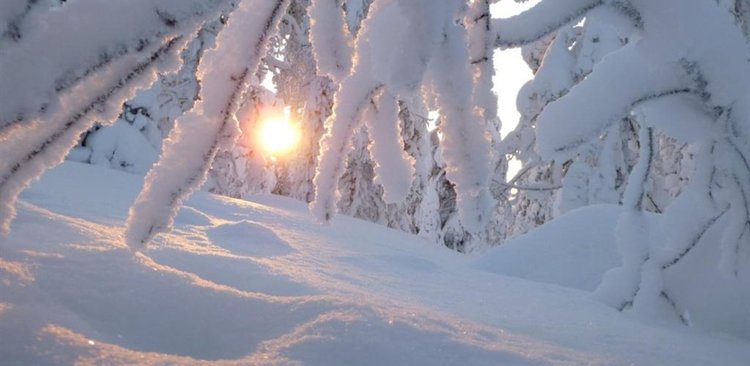 Зимното слънце върти градусите около нулата в събота