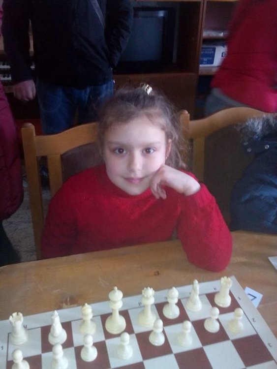 Първокласничка от Хасково първа при най-малките на шахматния турнир в  Раднево