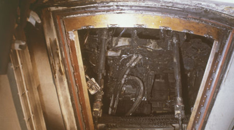 НАСА показа за пръв път изгорялата капсула от трагедията с Apollo 1