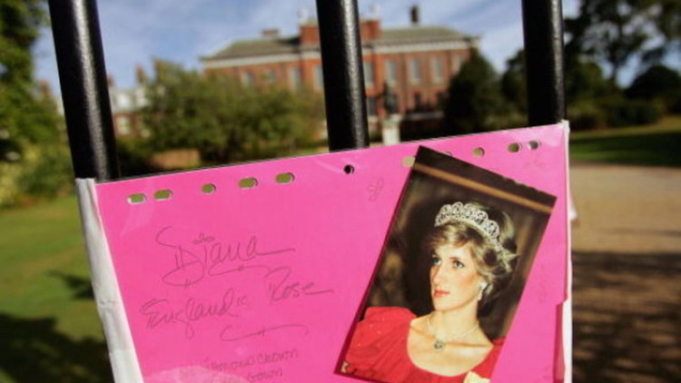 Синовете на принцеса Даяна ще й издигнат паметник в дома им в Лондон