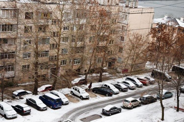 Студено и тихо в Кърджали днес