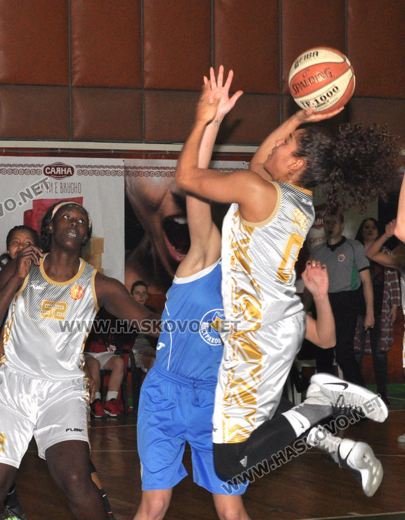 Баскет неделя вечер: Хасково 2012 вече е на върха