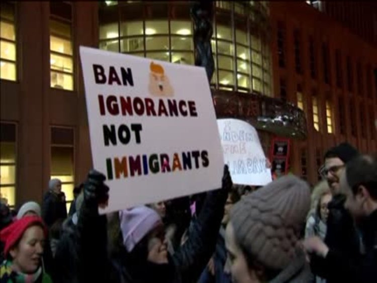 Ер Франс не качи на борда 15 души заради указа на Тръмп