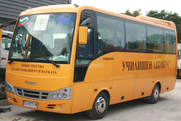 Училищата ще плащат пари за транспорт на пътуващите учители