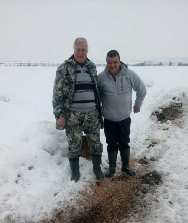 Ловците хранят дивеча и ловуват с фотоапарат