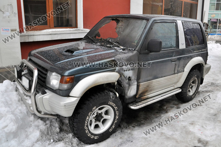 Опожариха двете семейни коли на шефката на “Титан” тази сутрин 