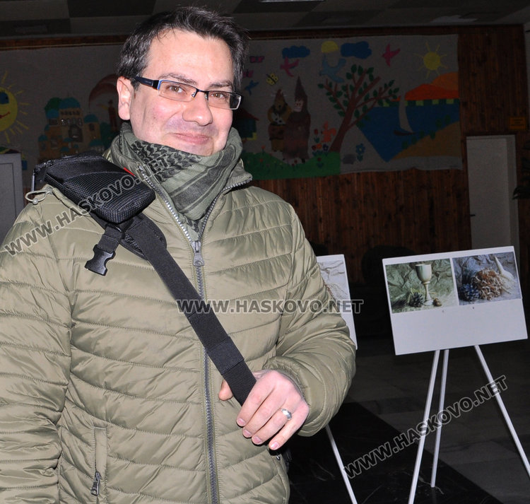 Славян Костов вдига завесата на фотоизкуството за учениците си  
