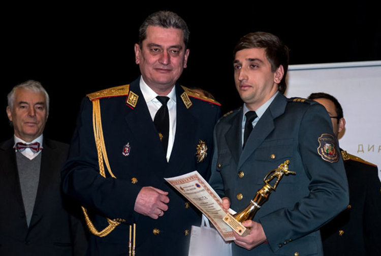 Георги Малаков от РС ПБЗН-Пампорово с отличие в националния конкурс “Пожарникар на годината”- 2016