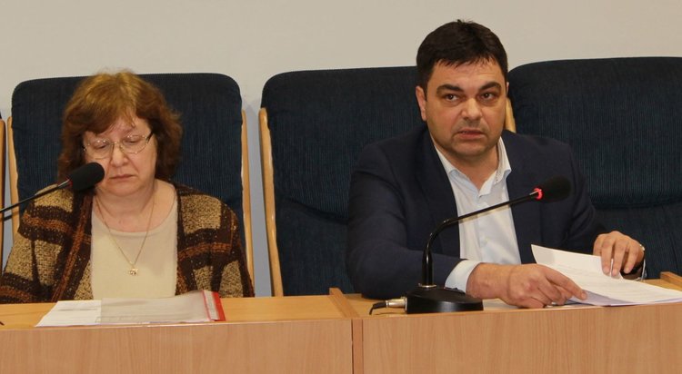 Кметът Иво Димов обясни защо се налага да се тегли нов заем