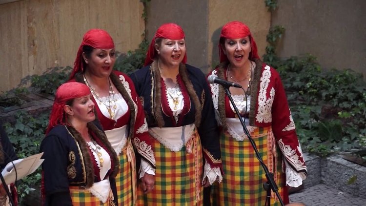 Родопски фолклорен спектакъл "Невястата“ тръгва на турне из България