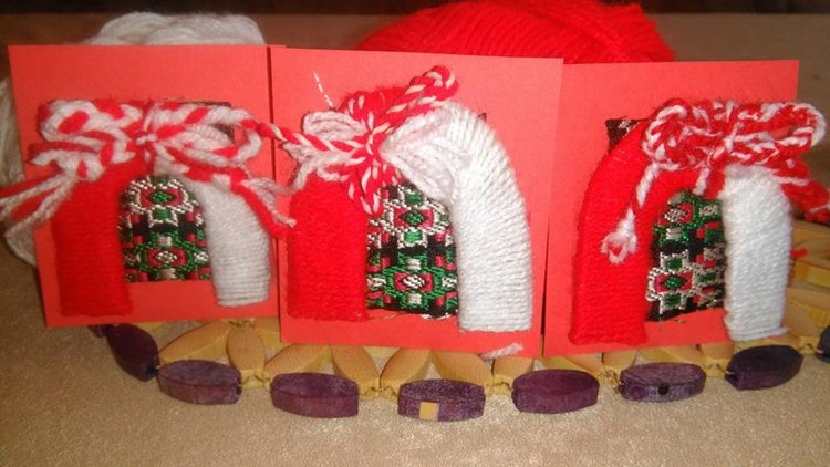 Ученици от Градина направиха мартеници за връстници по света