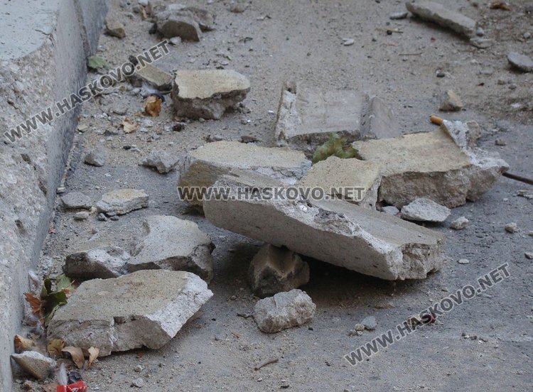 Блоковете са опасност и за минувачите, снимка -архив