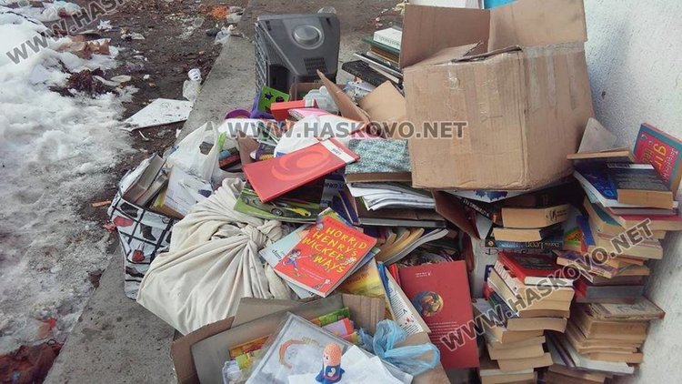 Заместник-председателят на ДАБ на крака в Бежанския лагер в Харманли заради пожара