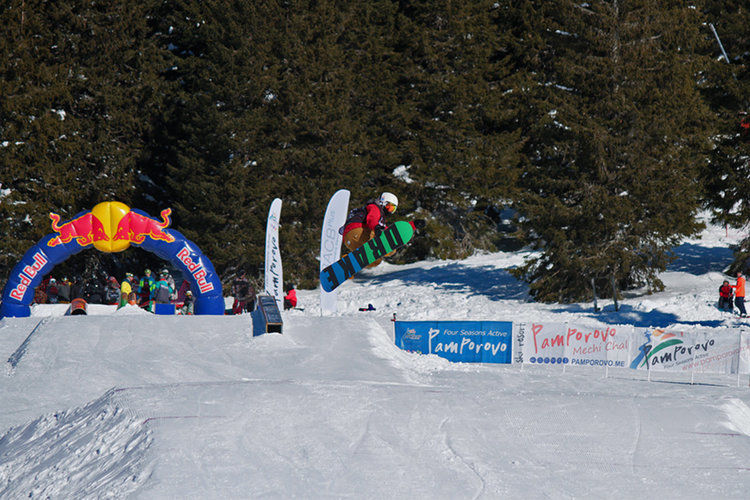 Наши надежди в сноуборда успяха да се класират в жестока конкуренция на състезание в Пампорово