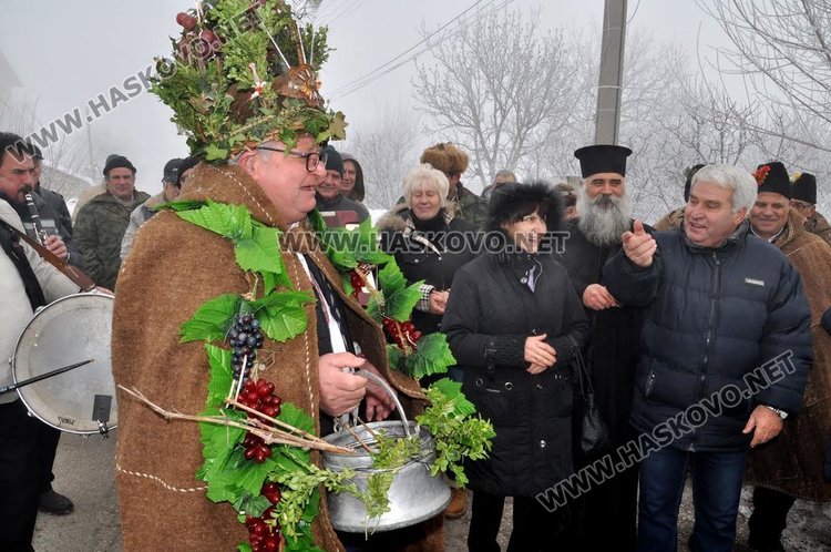 Цар на лозята избраха в Голямо Асеново на Трифоновден