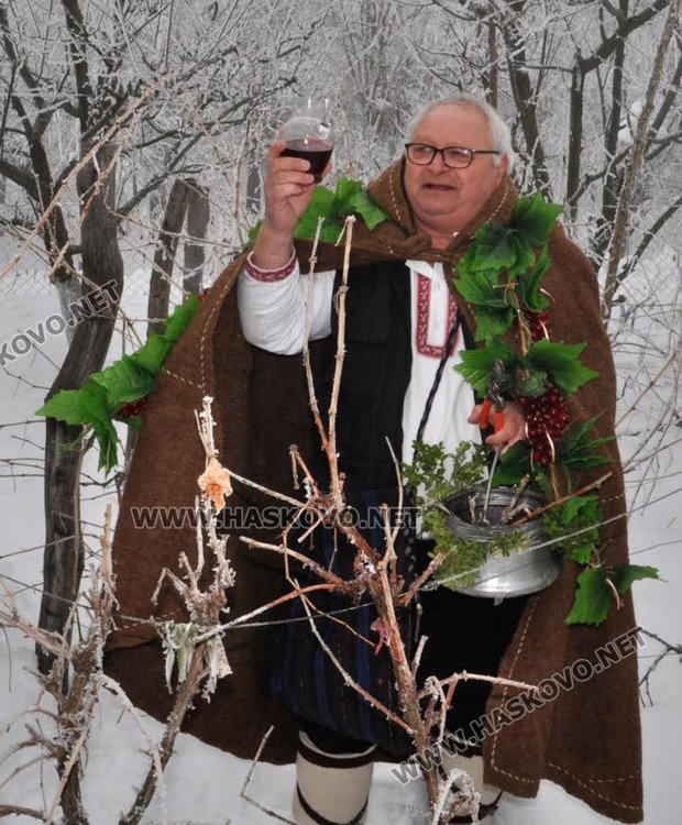 Цар на лозята избраха в Голямо Асеново на Трифоновден
