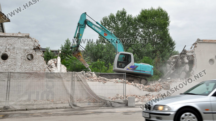 Разрушаването на "Лебеда"