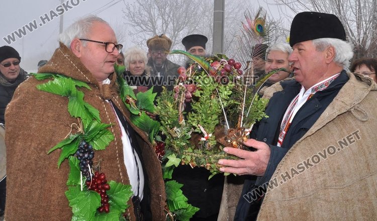 Цар на лозята избраха в Голямо Асеново на Трифоновден
