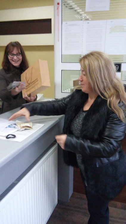 Подаръци за първия данъкоплатец към община Момчилград