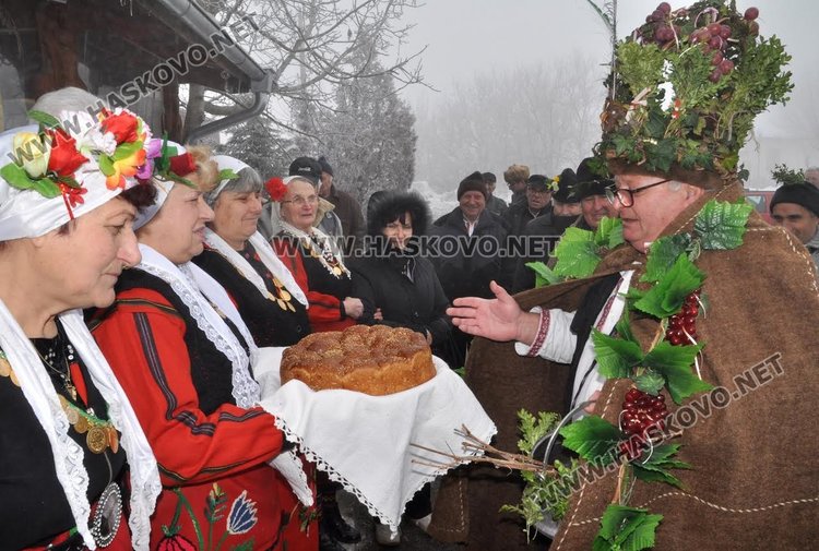 Цар на лозята избраха в Голямо Асеново на Трифоновден