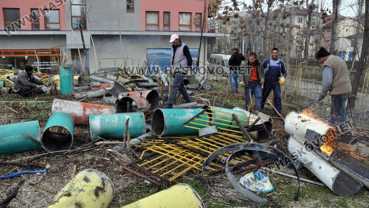 1 милион печалба от сделките с Лебеда, а Хасково без басейн 