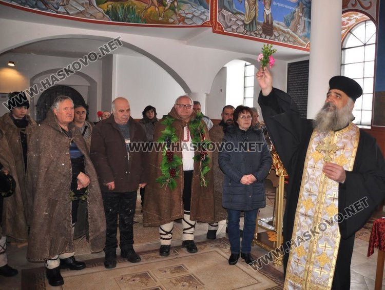 В храма в Голямо Асеново бе отслужена света литургия