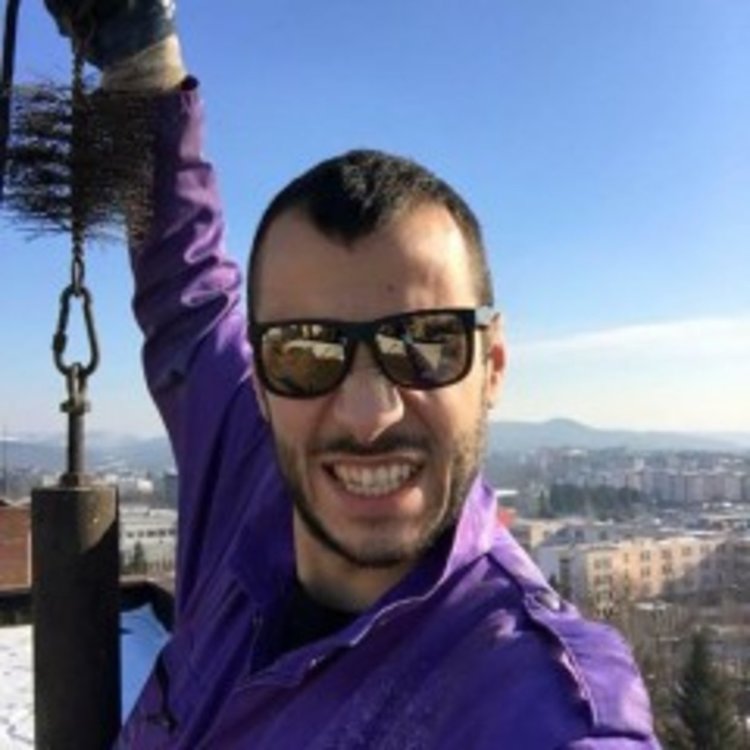 Единственият сертифициран коминочистач у нас е ... юрист