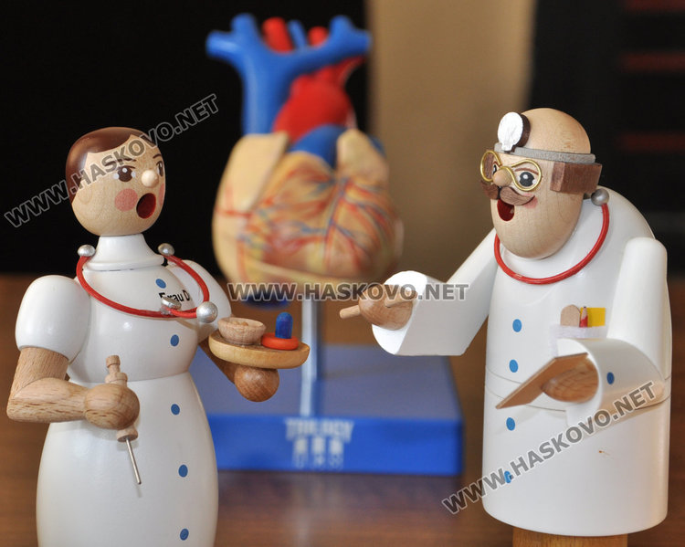 Деца от „Васил Левски“ учат за лекари