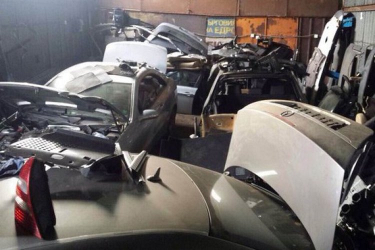 Откриха депо на задържаните пернишки автоапаши