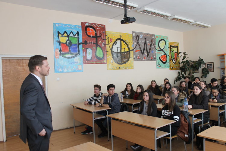 Оценка Отличен за владеене на английски език   от Брайън Стимлър за Езиковата