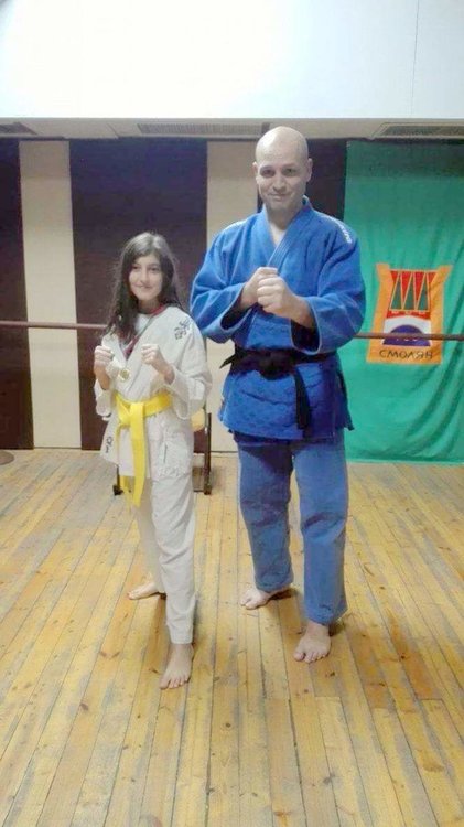 Световноизвестен инструктор показа спецхватки на спортисти от Смолян