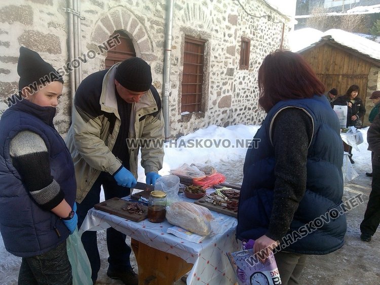 На празник на мераклийското мезе, Широка лъка смая стотици с домашни суджуци и сланина по стара родопска рецепта