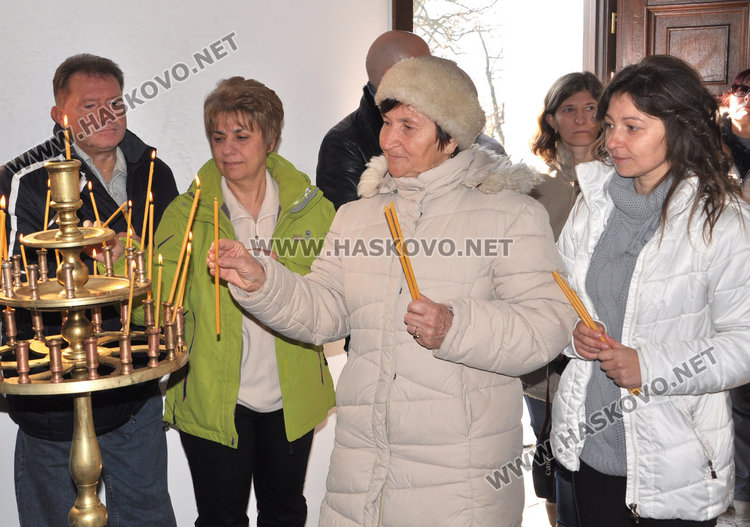 Отслужиха водосвет за св. Трифон във възстановения параклис в Кенана 