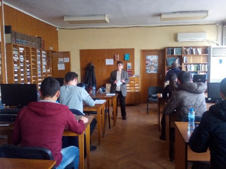 Млади лингвисти мериха сили в превод от английски на български в рамките на дните на Америка в Кърджали